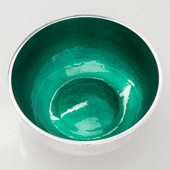 A. Tillander, skål, sterlingsilver och emalj, Åbo 2005.