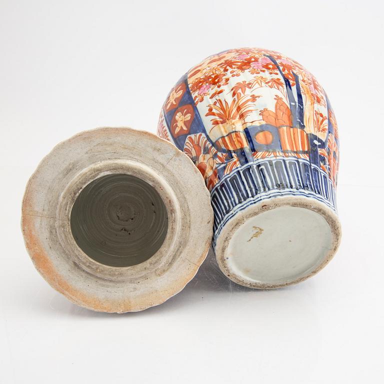 A Japanese Imari urn around 1900.