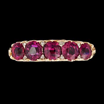 A ruby, total carat weight circa 2.00 cts, ring.