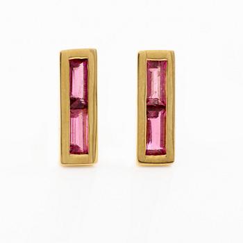 Tiffany & Co a pair of earrings 18K gold with faceted rubellites designed by Paloma Picasso.