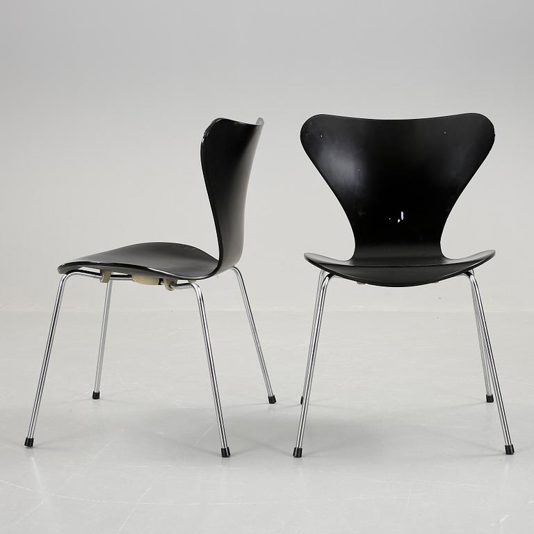 STOLAR, 5 st . "Sjuan", Arne Jacobsen, Fritz Hansen, sannolikt 1960-70-tal.