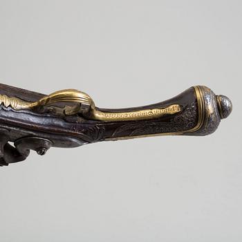 FLINTLÅSPISTOLER, 2 st, 1700-tal, för den orientaliska marknaden.