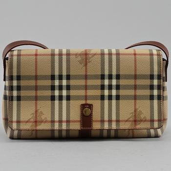 VÄSKA, Burberry, London.