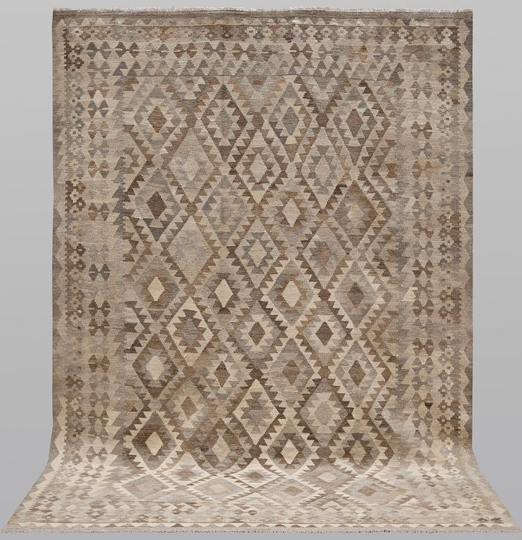 A Kilim rug, approx. 288 x 205 cm.