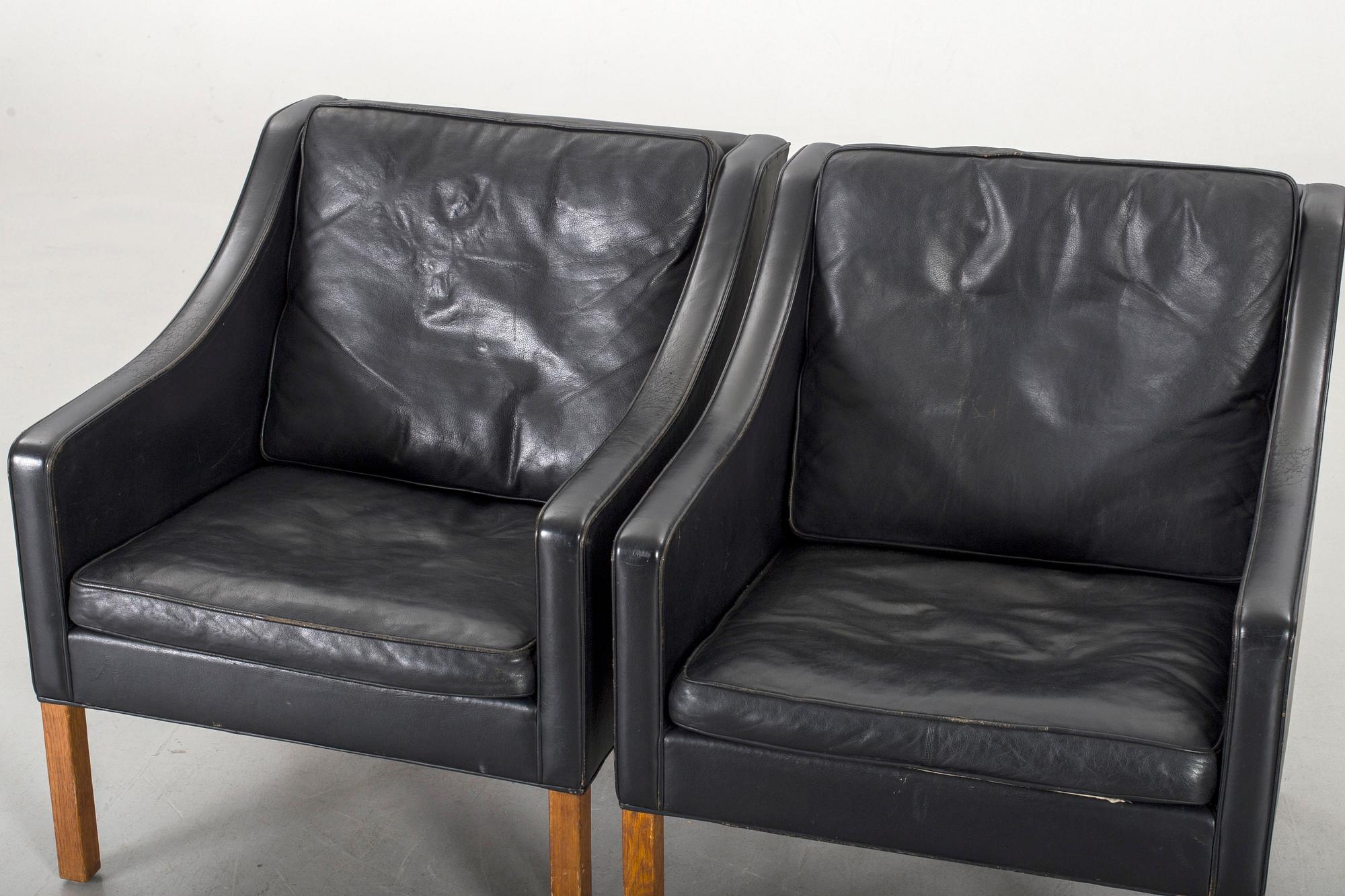 Two 20th century "2209" armchairs, designed by Børge Mogensen.