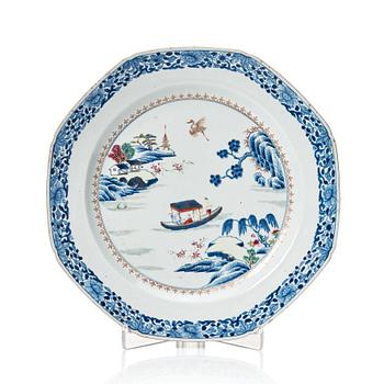 806. A famille rose serving dish, Qing dynasty, Qianlong (1736-95).