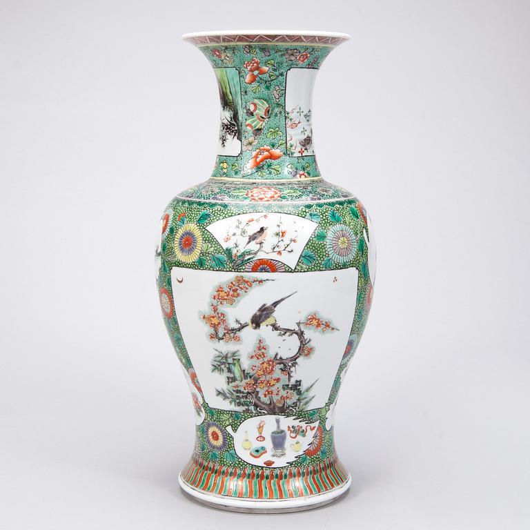 VAS, porslin, Kina tidigt 1900-tal.