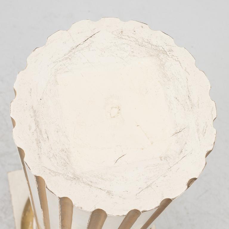 A pedestal, early 20th Century.