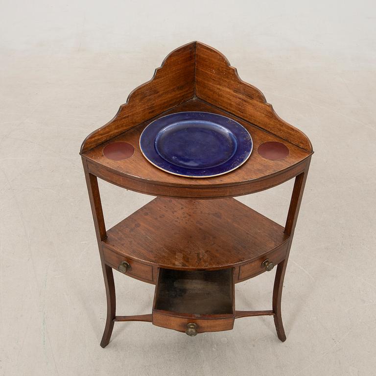 Corner table, or washstand, George III, early 19th century.