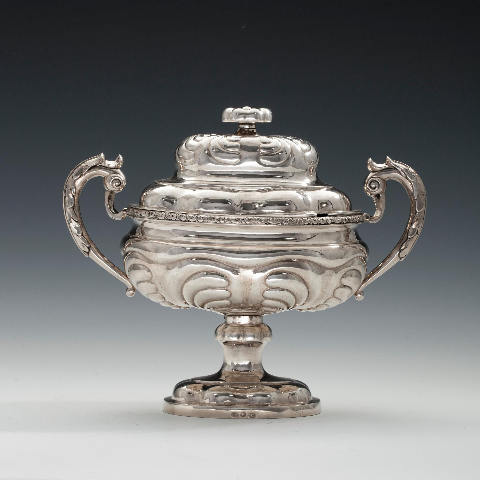 A SUGAR BOWL, 13L silver. G.E. Dehio Tallinn 1810-57. Height 20 cm. Weight 627 g.