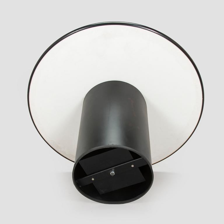 A dining table, late 20th century.