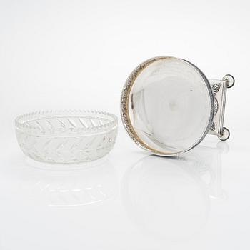 A footed Grachev Brothers silver bowl, maker's mark with the Imperial Warrant, Saint Petersburg, Russia 1908-1917.