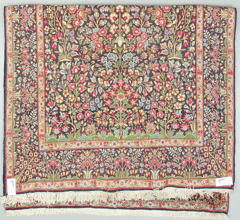 MATTA, orientalisk. 243 x 143.