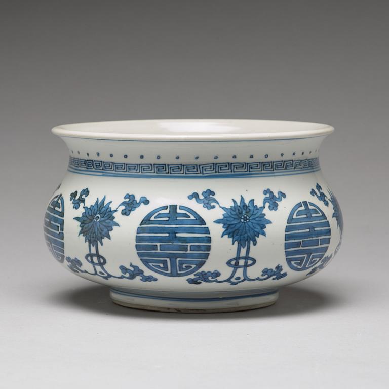 A blue and white censer, Qing dynasty, Kangxi (1662-1722).