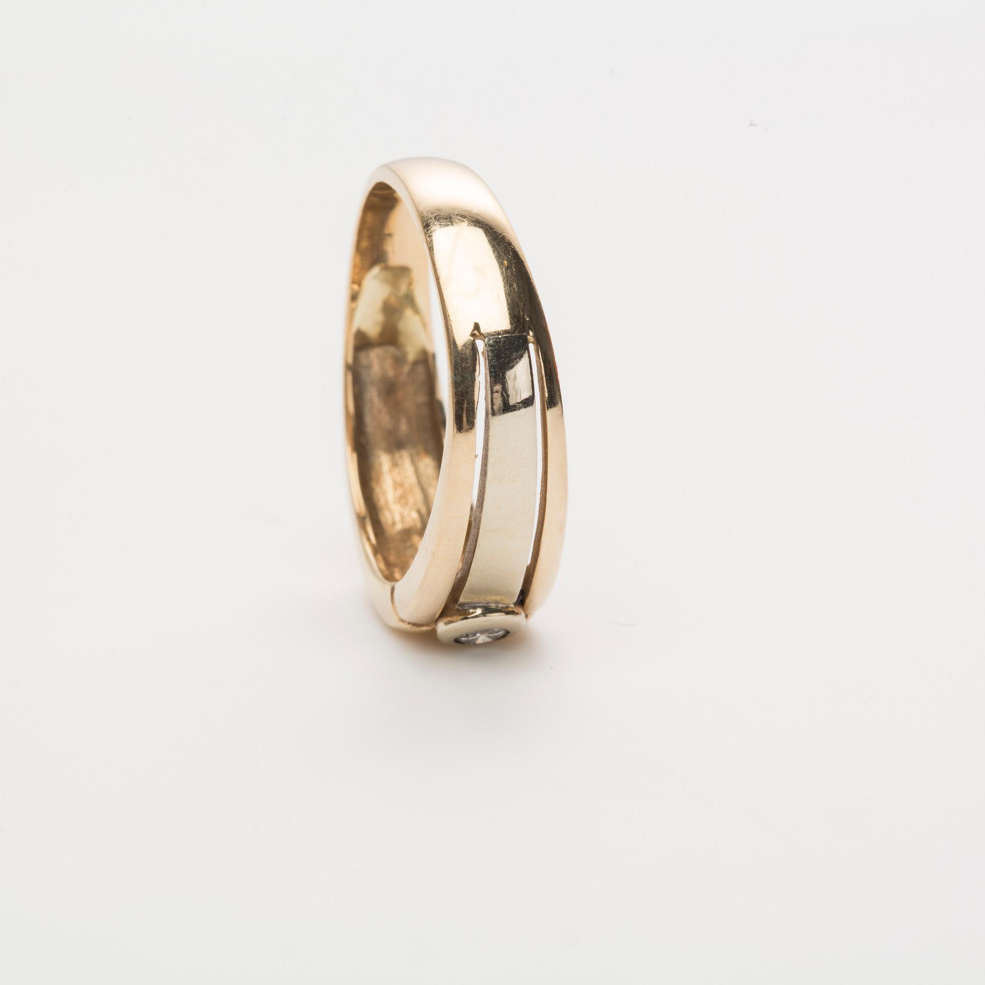 RING, 14K guld, briljantslipad diamant, ca 0,08 ct.