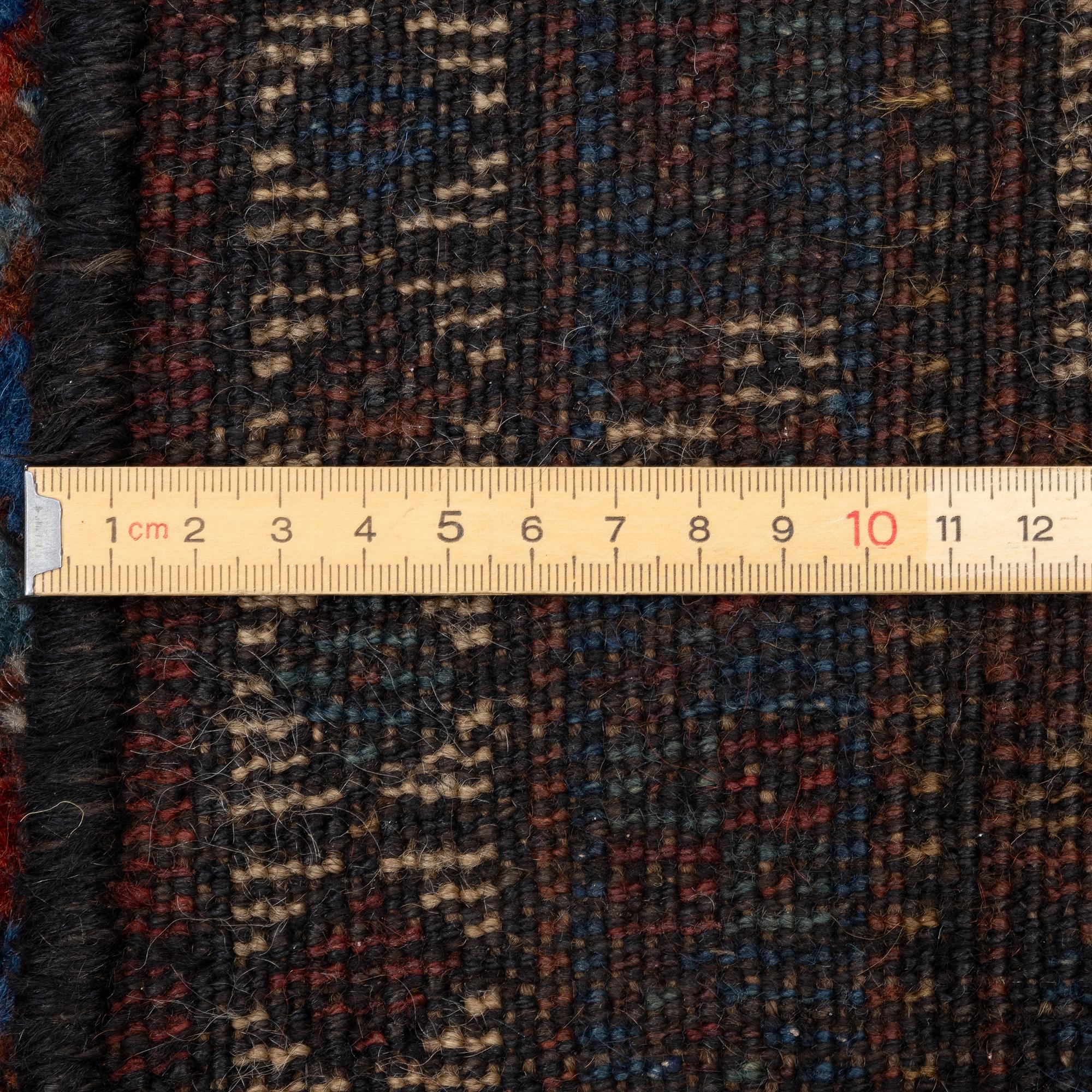 A Khamse rug, ca 190 x 150 cm.