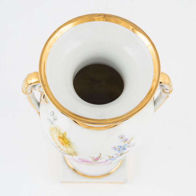 A Meissen vase, circa 1900.
