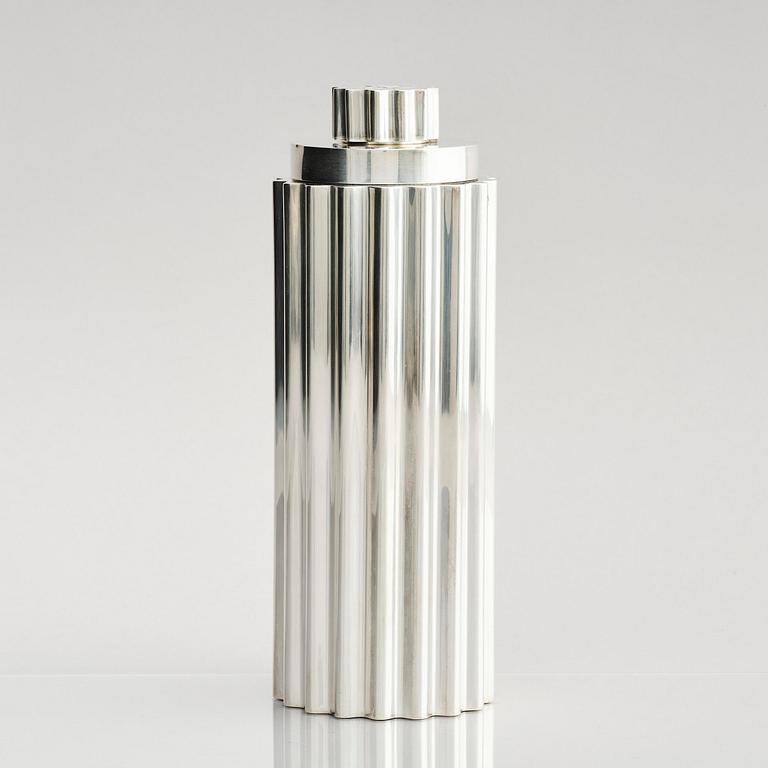 Kay Fisker, a sterling silver coctailshaker, company Anton Michelsen, Copenhagen 1940's.