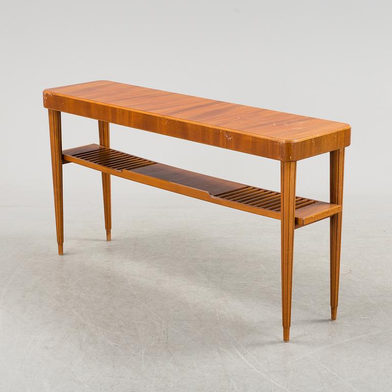 a 1940's table.