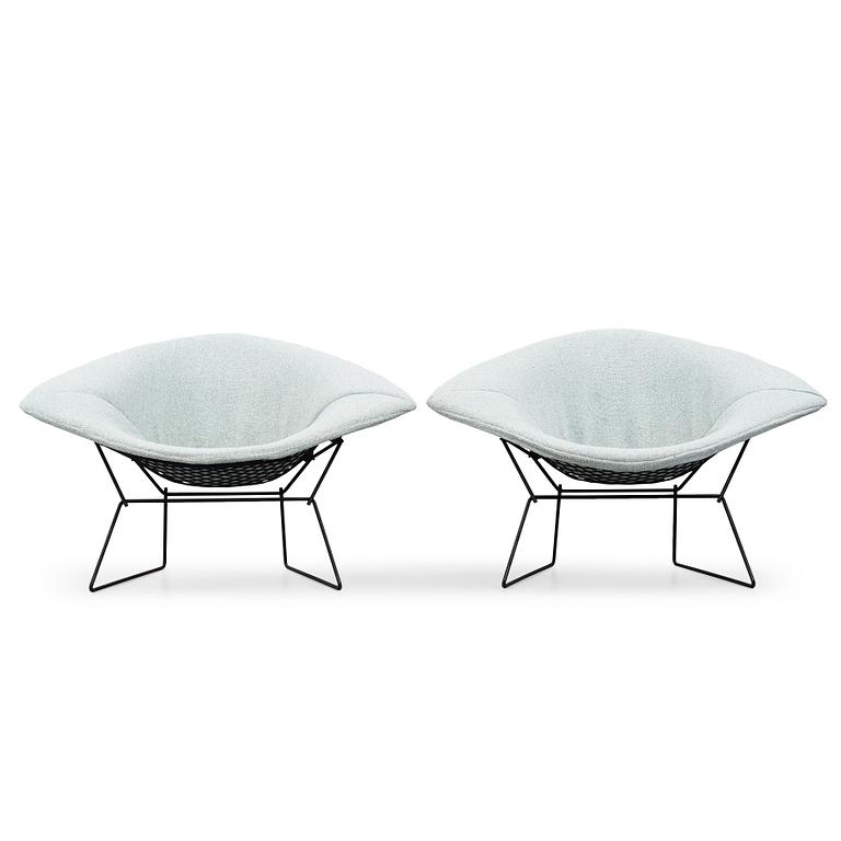 Harry Bertoia, a pair of "Wide Diamond" chairs, Knoll International, 1950-60's.