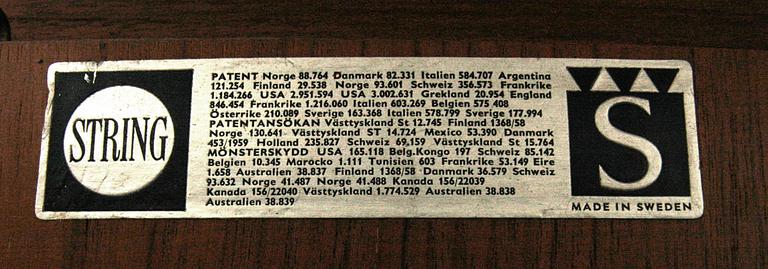 STRINGHYLLA, 27 delar, golvmodell. 1950/60-tal. Formgiven av Nisse Strinning för String Design AB, 1949.