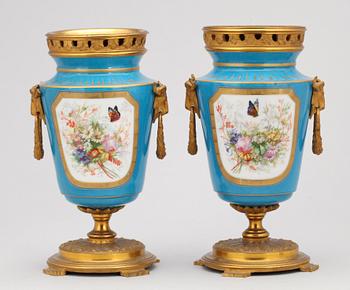 BORDSGARNITYR, 3 dela Louis XVI-stil 1800-talets andra hälft.