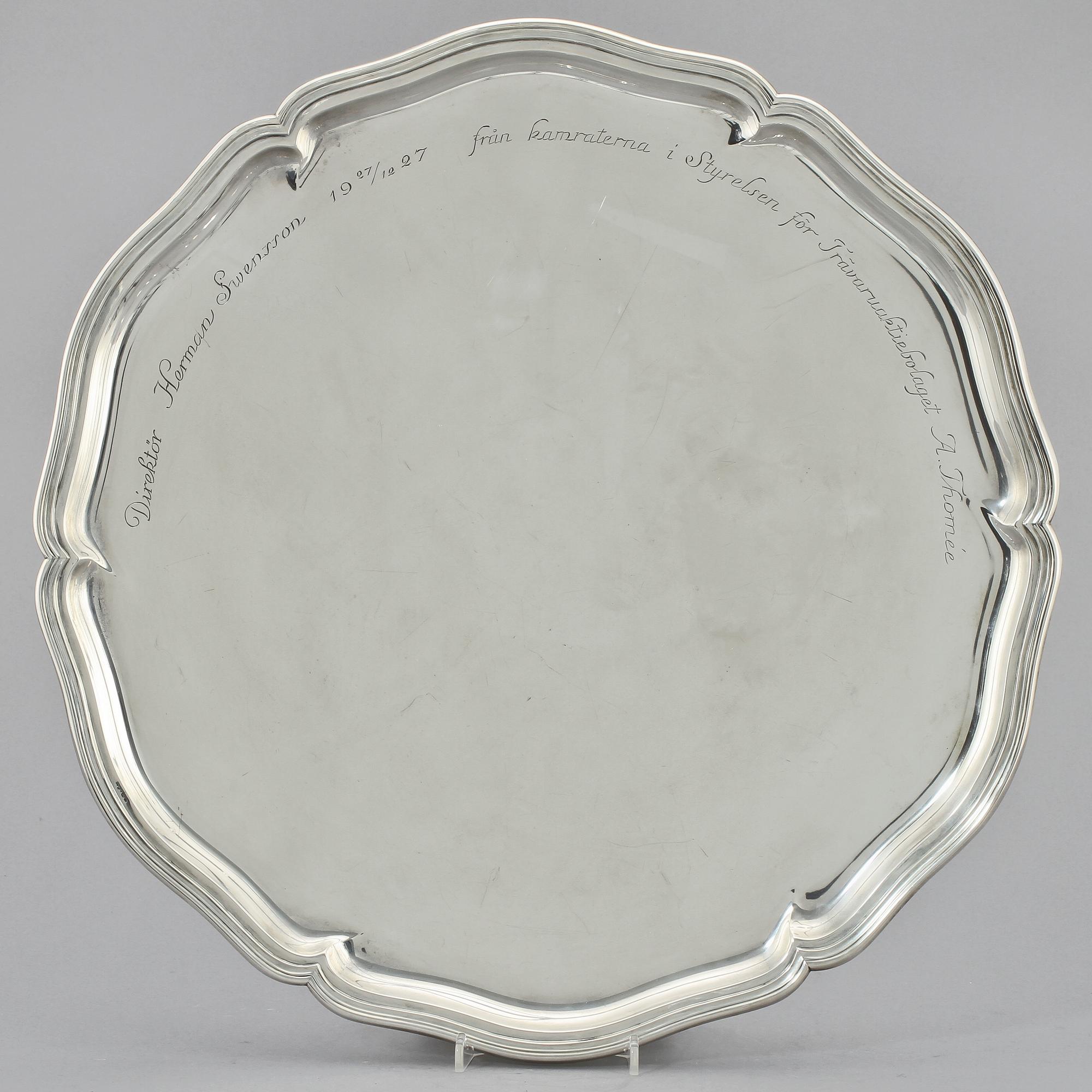 BRICKA, silver, K Andersson, Stockholm, 1927, vikt ca 1 950 g.