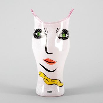 VAS, glas, Ulrica Hydman-Vallien, Kosta Boda, signerad.