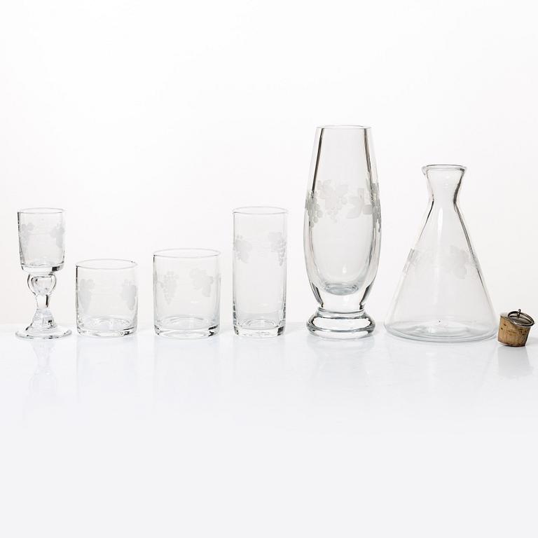 Reijmyre Glasbruk, Glass service, "Swedish old" (39 pieces).