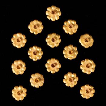 Blommor till håruppsättning, 15 stycken, guld med inläggningar. Songdynastin (960-1279).