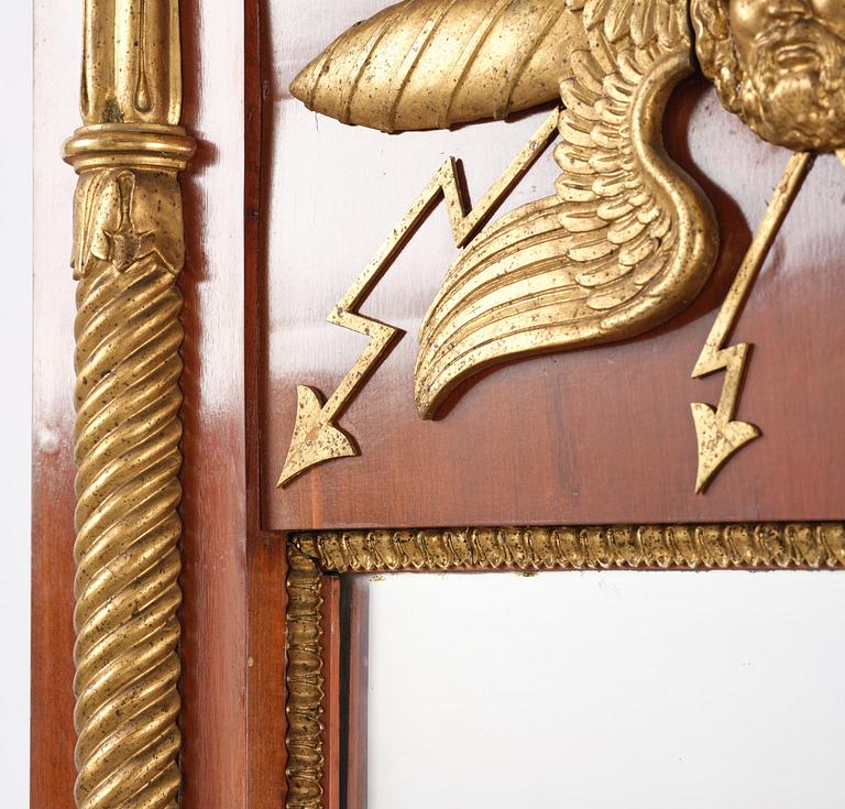 Spegel, av Johan Martin Berg  (spegelfabrikör i Göteborg 1803-37), Empire.