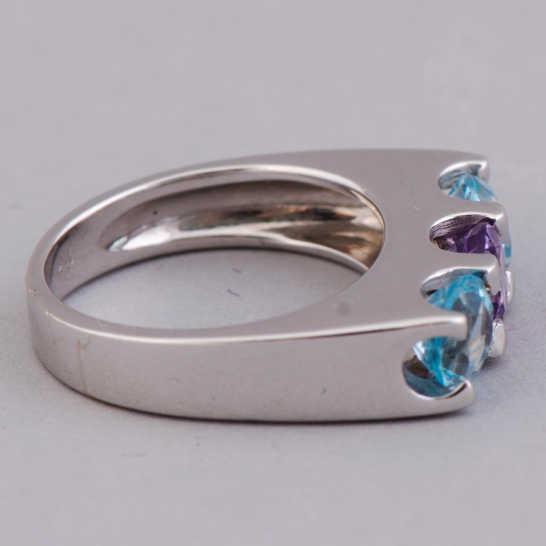RING, topaser, ametist, 18K vitguld. Italien.