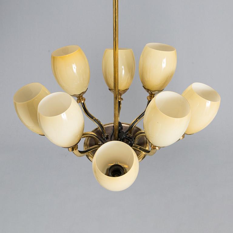 Paavo Tynell, a pair mid-20th century '1382' chandeliers for Idman.