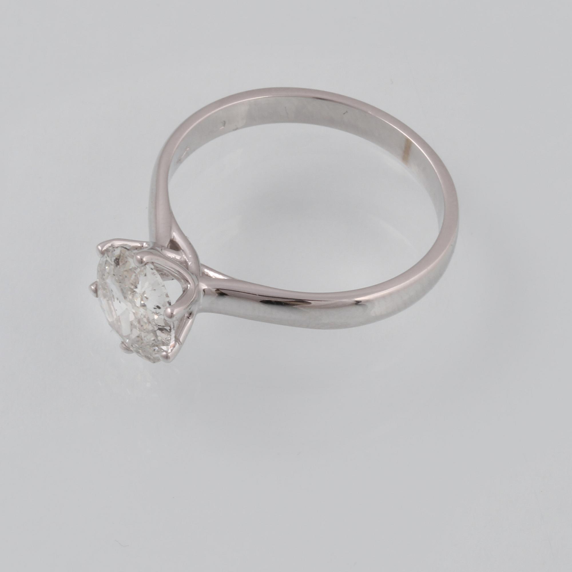 RING, 18K vitguld med äldre briljantslipad diamant ca 1.30 ct. Vikt 3,1 gram.