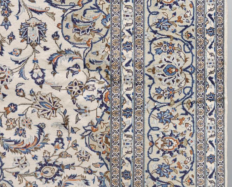 Matta, Keshan, ca 360 x 250 cm.