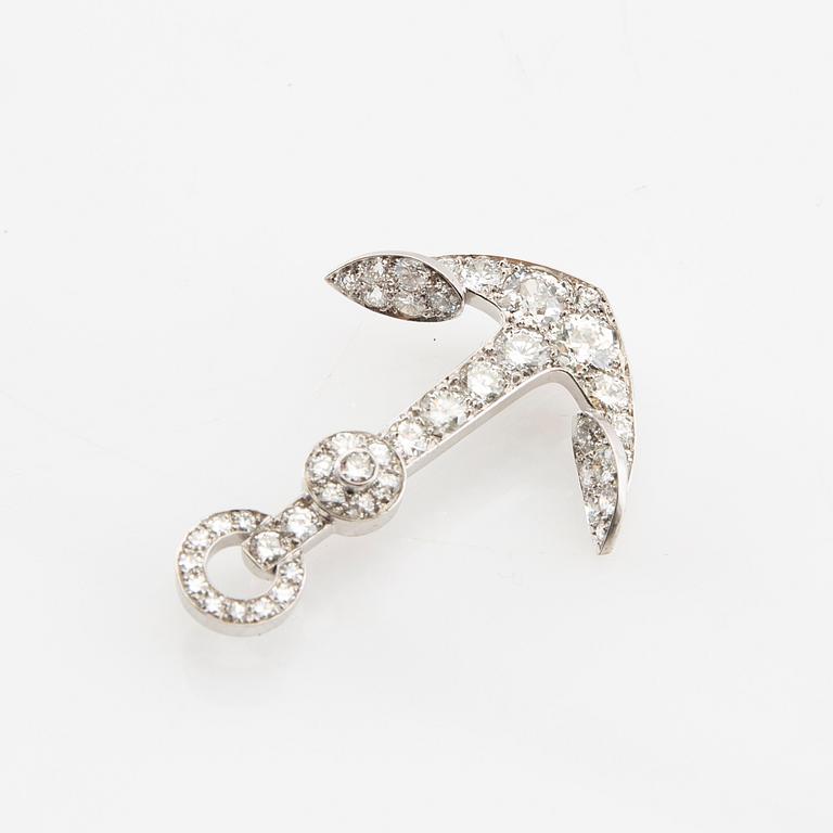 Brooch in the form of an anchor made of 18K white gold with diamonds.