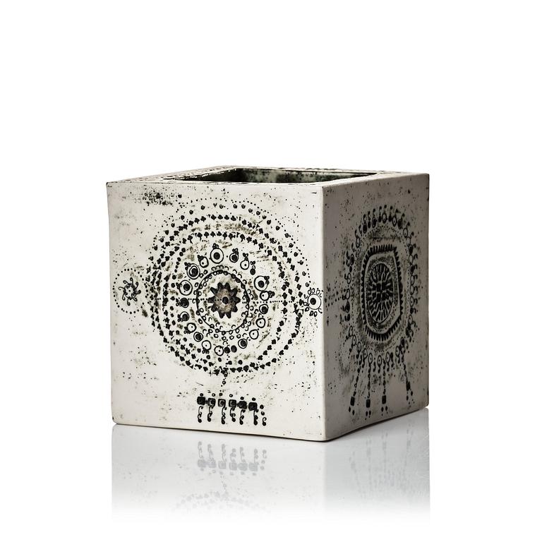 Rut Bryk, a white bisquit sculpture / vase, Arabia, Finland 1950-60's.