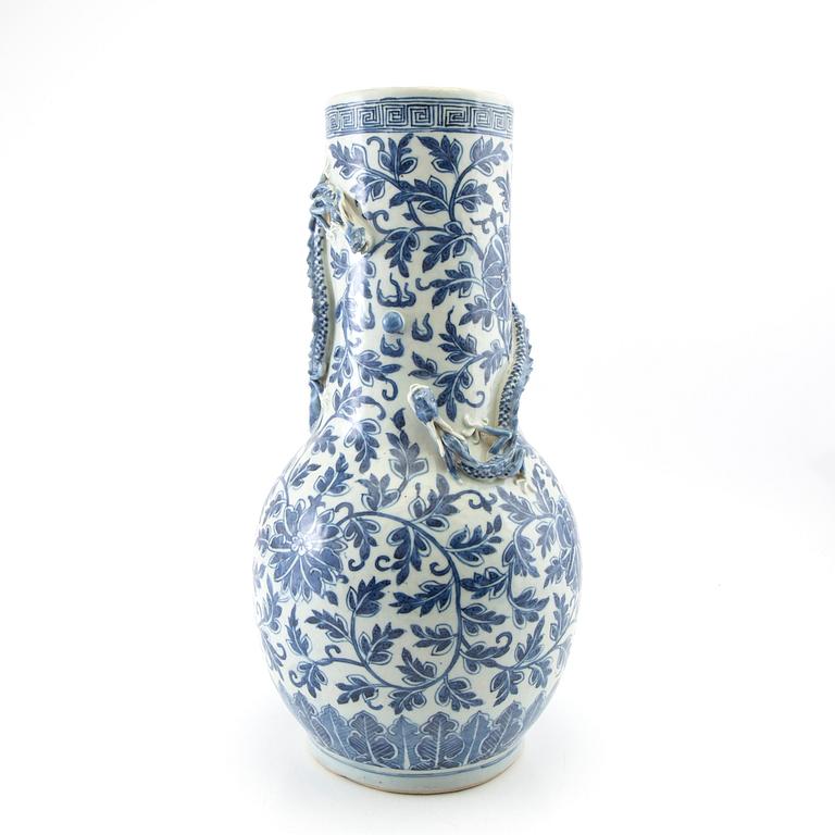 Vase, China, early 20th century, porcelain.