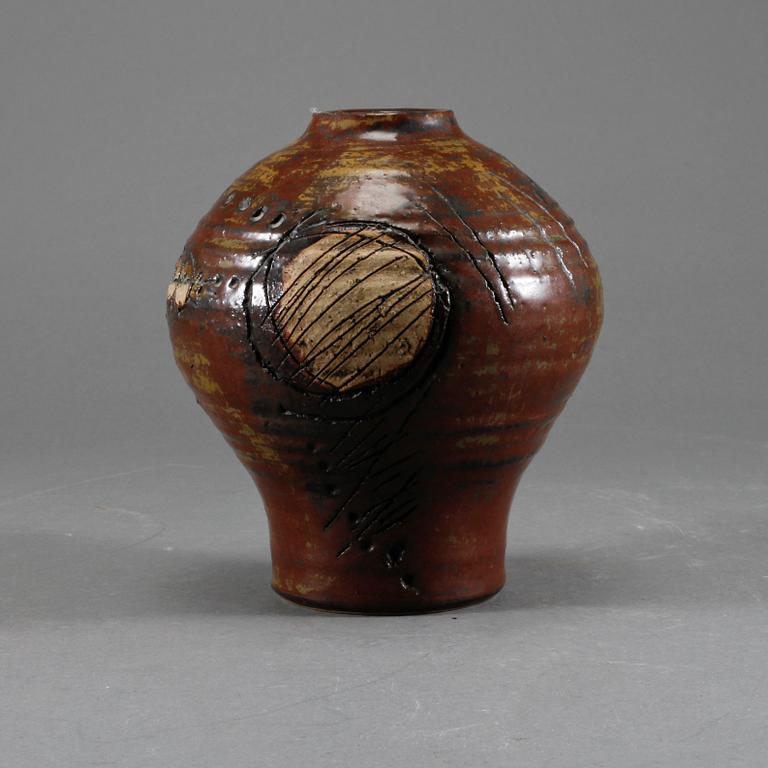 VAS, stengods, Lisa Larson, Gustavsbergs studio, 1900-talets andra hälft.