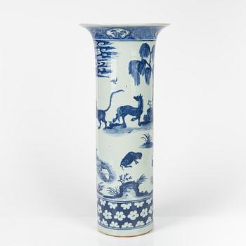 A Chinese blue and white vase late Qing dynasty, circa 1900.