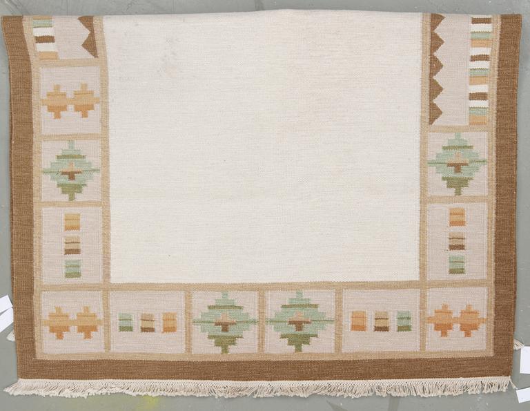 MATTA, rölakan. Ca 237x173 cm.