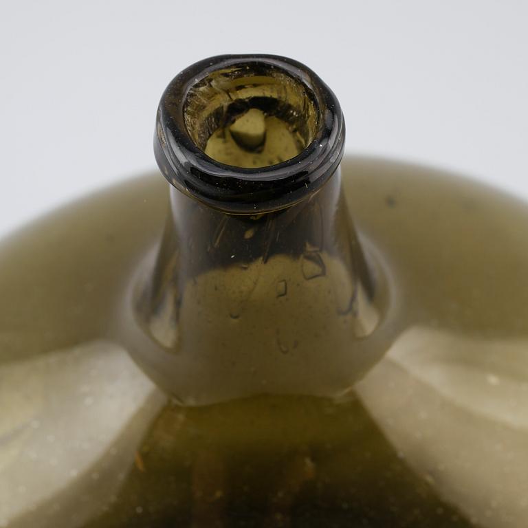 FLASKA, gröntonat glas, 1700-tal.