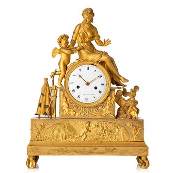 113. A French Empire mantel clock marked A. Lemoine Paris (1812-1822).