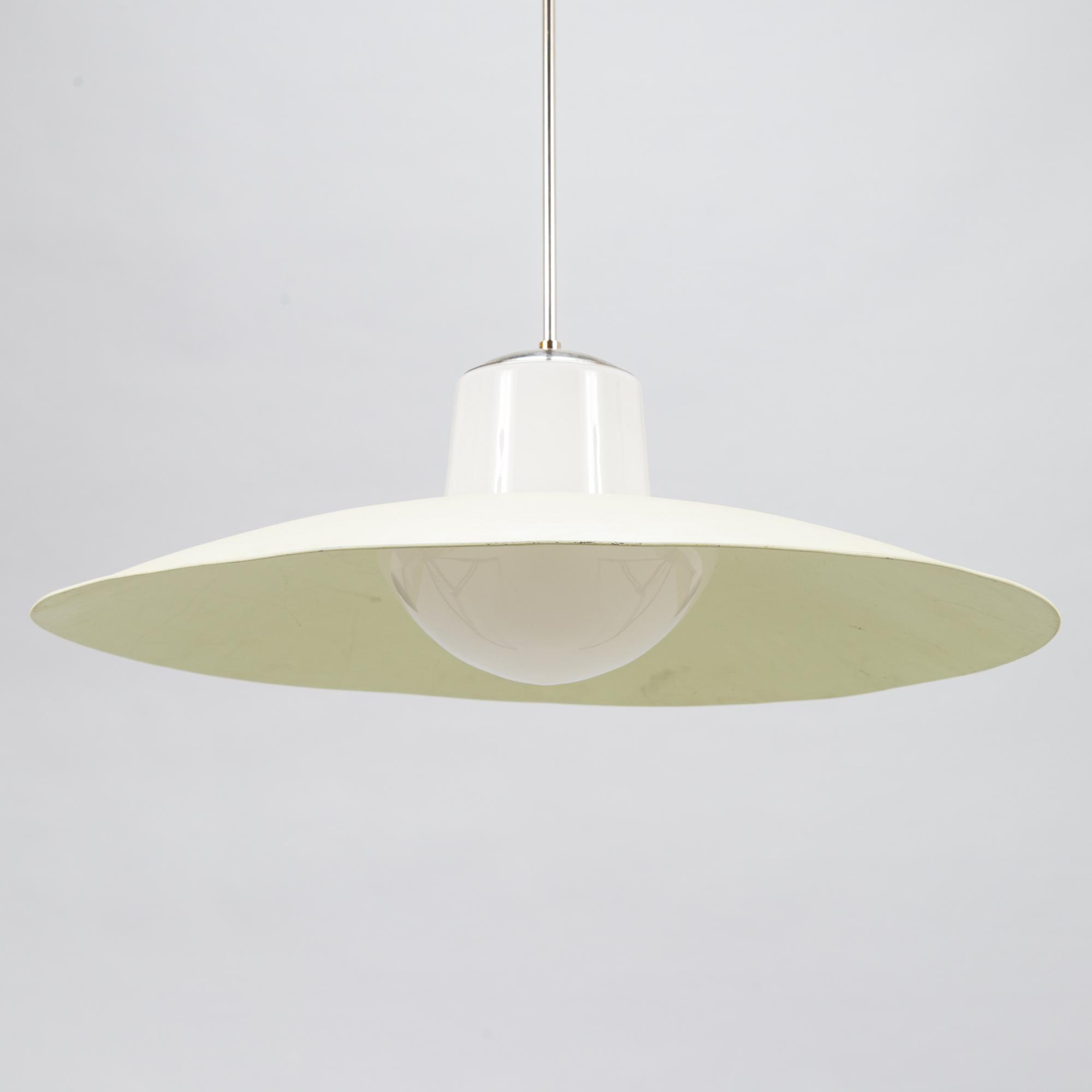 Paavo Tynell, taklampa, modell 1602/1673, Idman 1900-talets mitt.