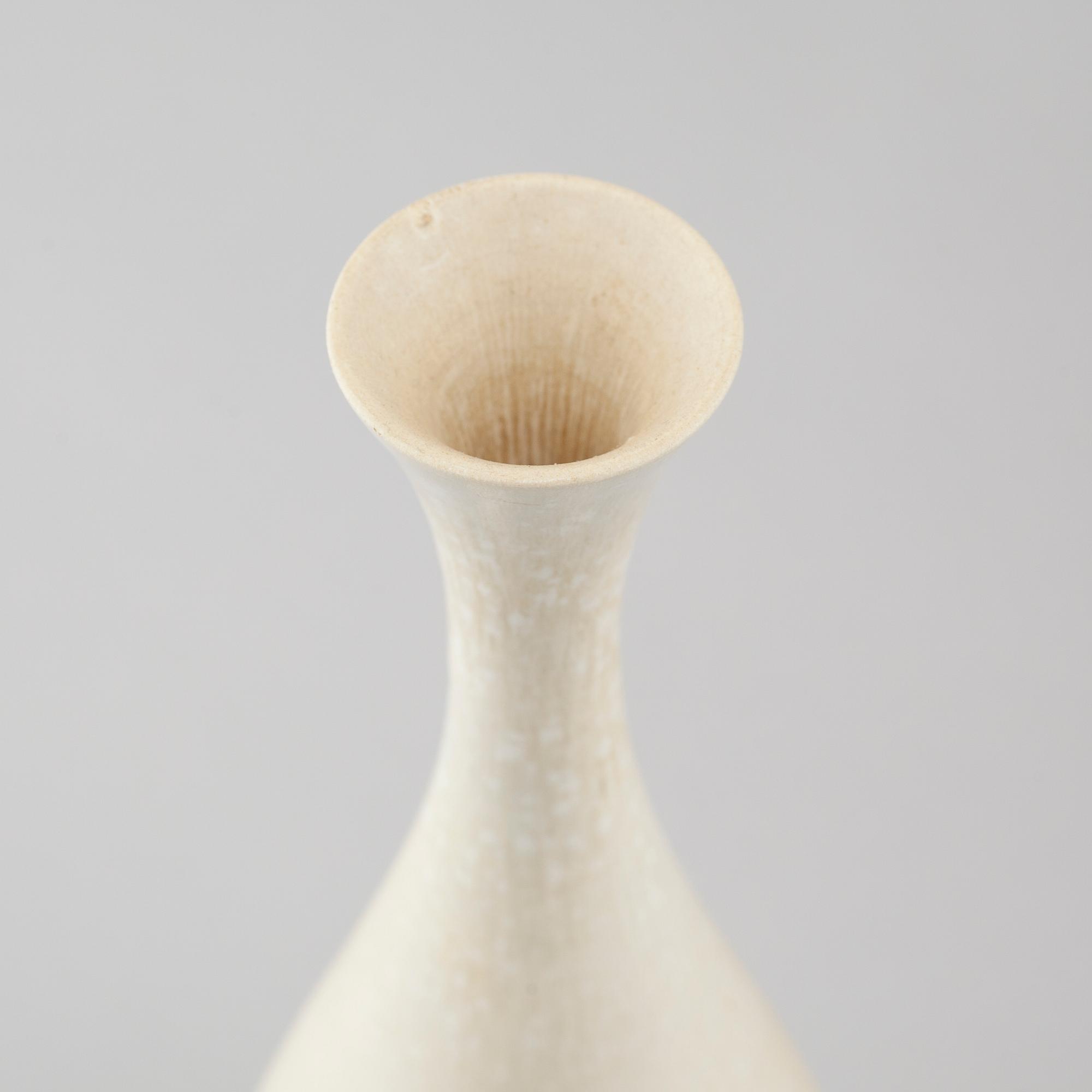 Seven stoneware and porcelain items from Rörstrand, third quarter of the 20th century.