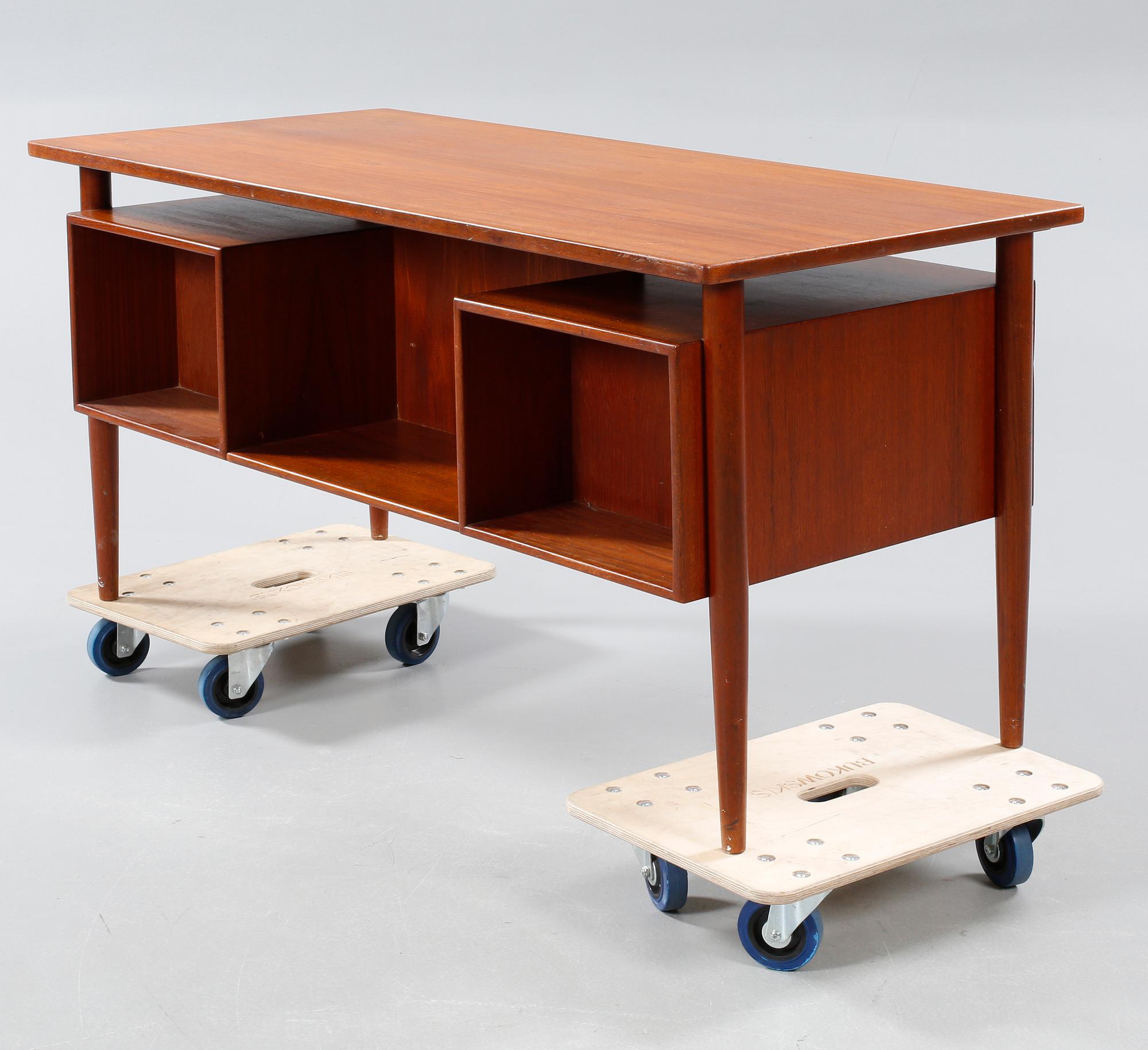 A 1950/60s desk.