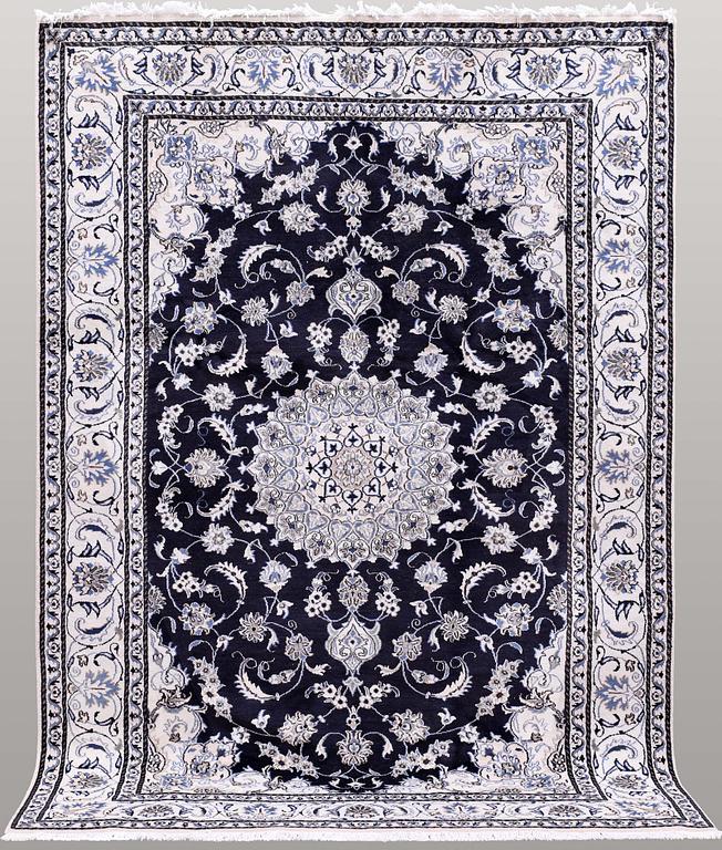 Matto, Nain part silk, ca 290 x 202 cm.