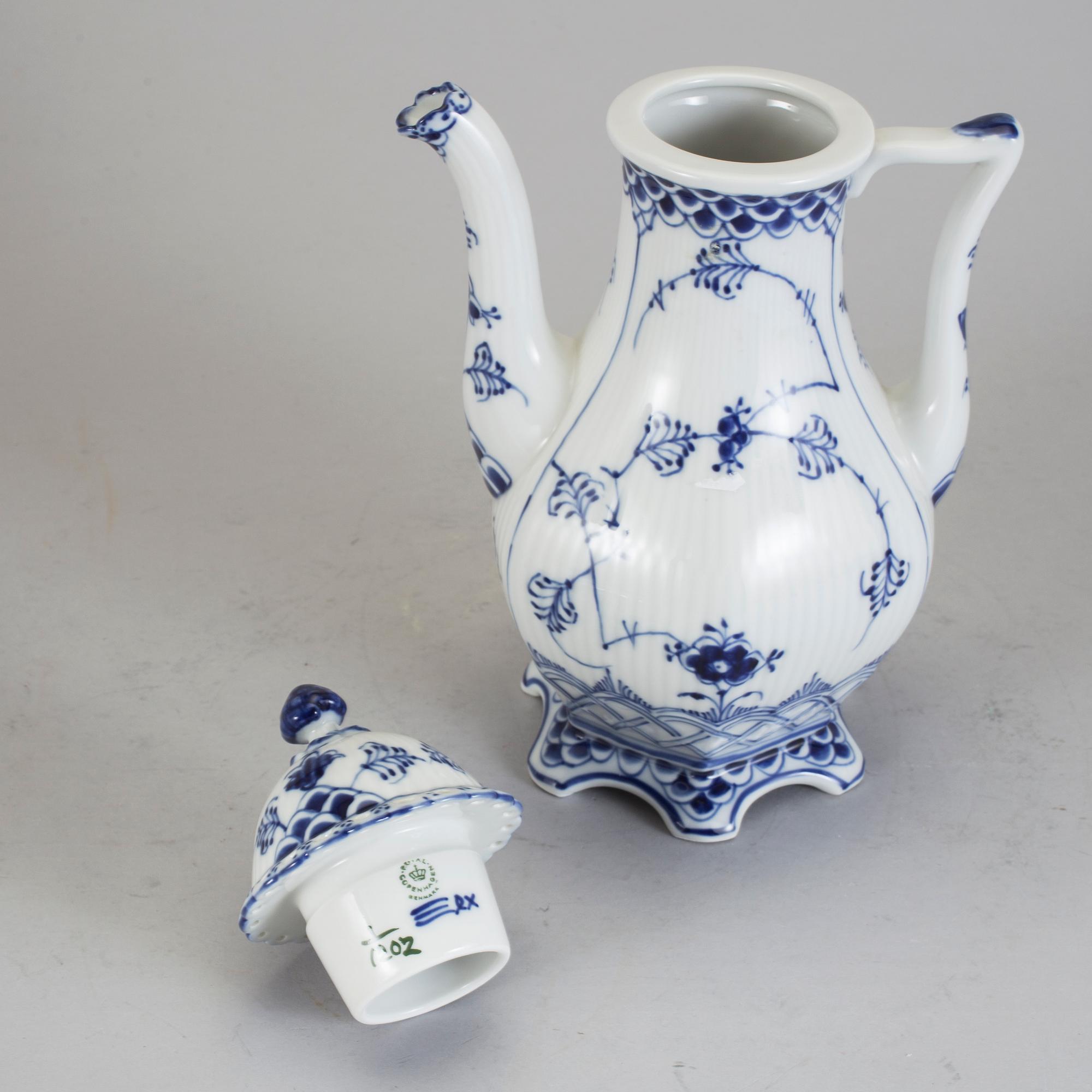 KAFFESERVIS, 29 delar, porslin, "Musselmalet", Royal Copenhagen.