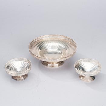SKÅLAR, 3 st, sterling silver, Birmingham 1934-1938. Vikt 479 g.