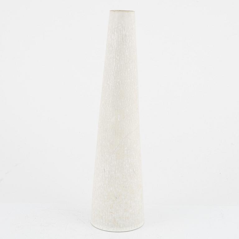 Carl-Harry Stålhane, 2 vaser, 2 skålar samt Gunanr Nylund, kanna, Rörstrand.